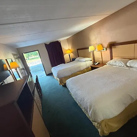 Camilla Inn & Suites-3