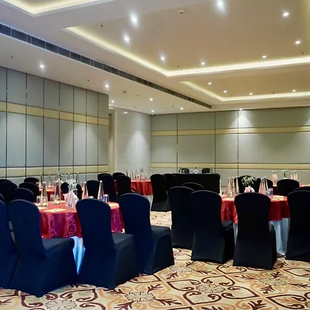 Golden Tulip Lucknow-3