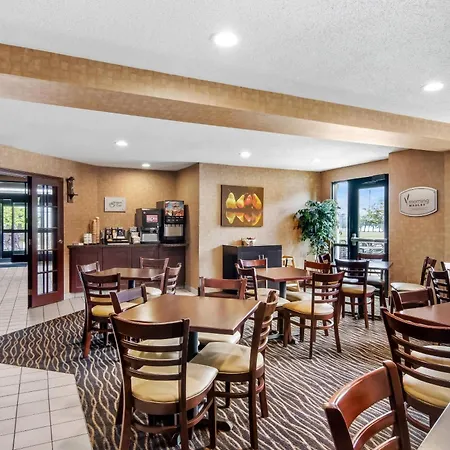 Sleep Inn & Suites Bay View Acme - Traverse City-3