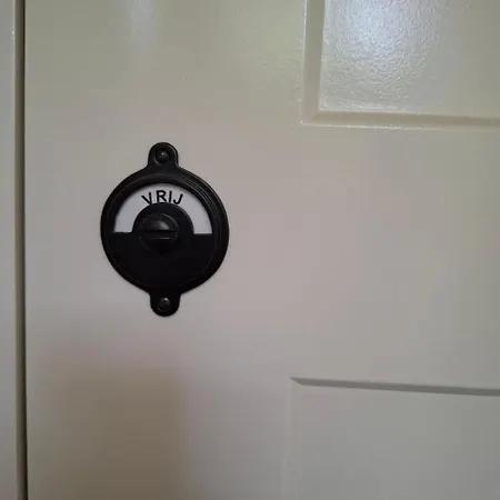 Een Klein Appartementje Zonder Keuken In Het Centrum Sleep At Hamtingh'S-3