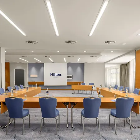Hilton Duesseldorf-3