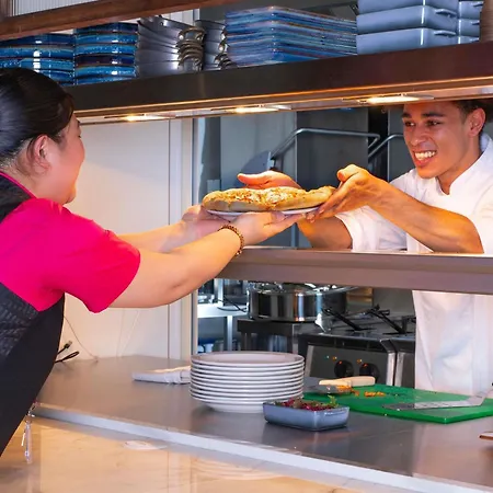 Ibis Styles London Gatwick Airport-2