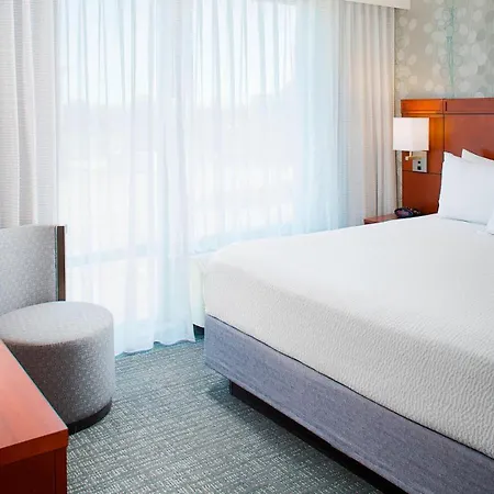 Courtyard By Marriott Ann Arbor-3