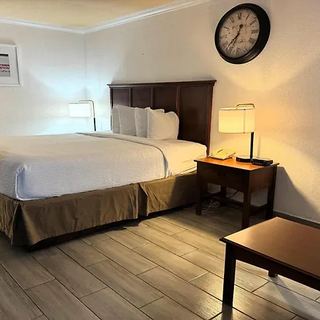 Ramada By Wyndham Birmingham Airport-3