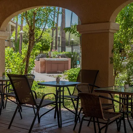 La Fuente Inn & Suites-2