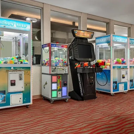 Ramada By Wyndham Grand Forks-3