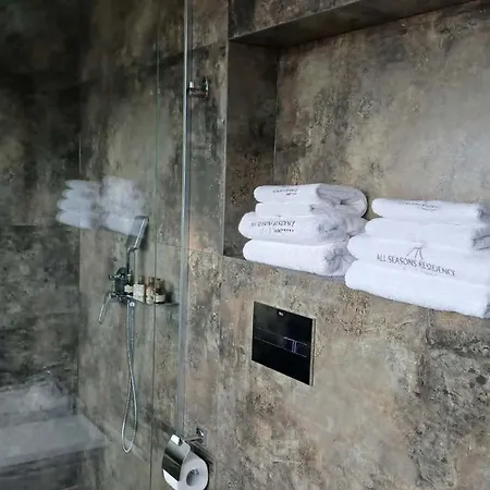 All Seasons Residence Design Hotel - Free Parking-3