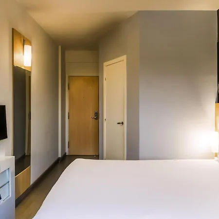 Ibis Uberaba-3