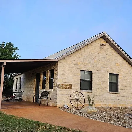 Breezy Hills Cottages - Moonlight Cottage-3