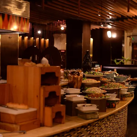 Ramada Plaza By Wyndham Karachi Airport Hotel-3