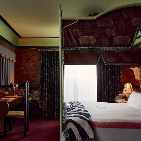 The Lafayette Hotel, Swim Club & Bungalows-3