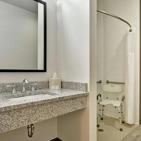 Hilton Garden Inn Oshkosh-2