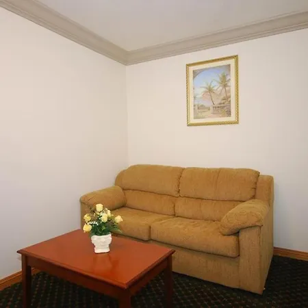Cloverdale Wine Country Inn & Suites-2