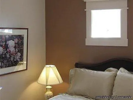 Plum Grove Inn-3