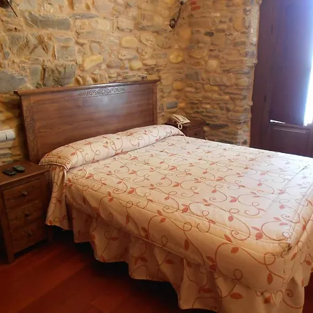 Hostal Virgen De La Encina-3