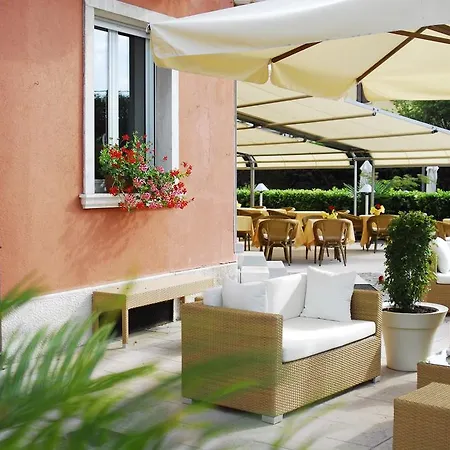 Hotel Benacus-3