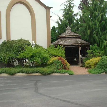 Aderi Hotel Lewisburg-3