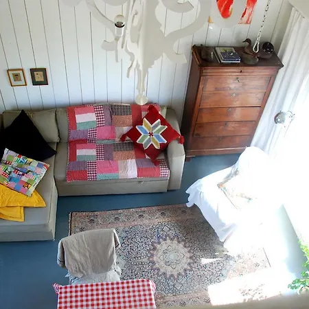 Bed In Waterland-2