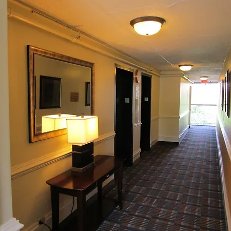 The Cavalier Inn At The University Of Virginia-2