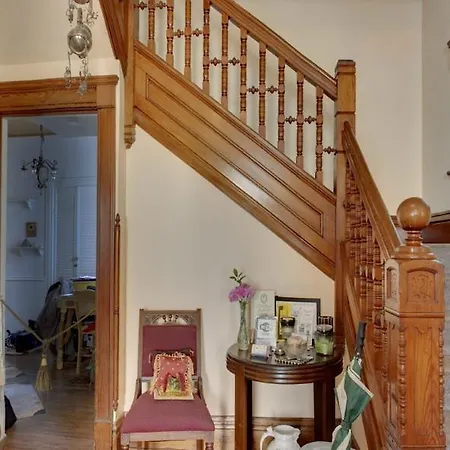 Garden House Bed And Breakfast-3