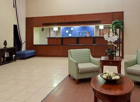 Holiday Inn Express Seaford-Route 13-3