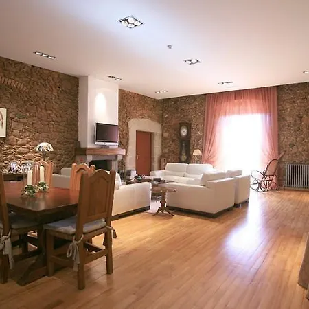 Hotel Castell De L'Oliver-3