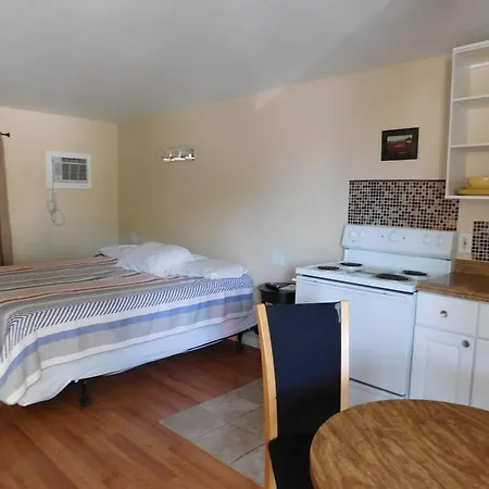 Emerald Isle Inn - Hampton-2