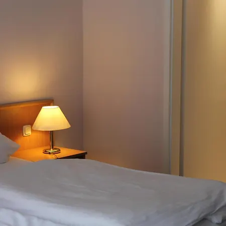 Filmhotel Lili Marleen Potsdam-3