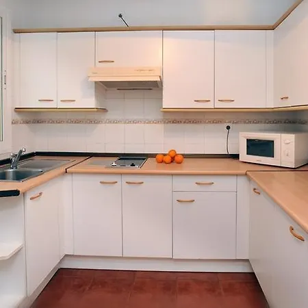 Apartamentos Leo Islamar-2
