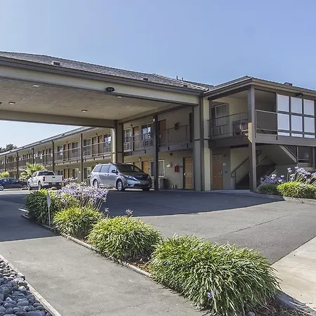 Days Inn & Suites By Wyndham Arcata-3