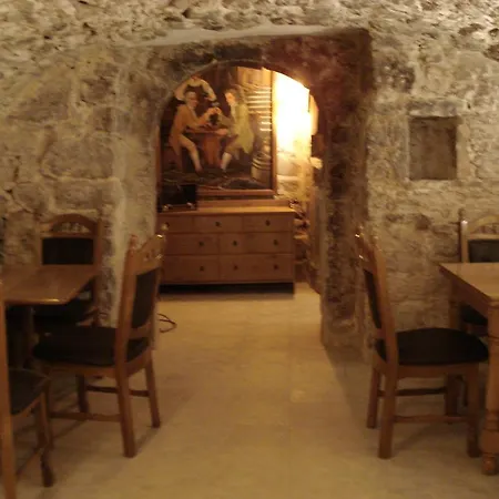Hotel garni Goldene Henne-2
