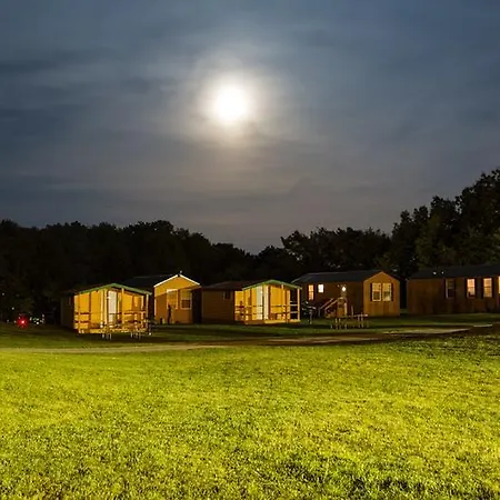Plymouth Rock Camping Resort Basic Cabin-3