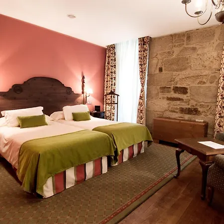Hotel Virxe Da Cerca By Pousadas De Compostela-3