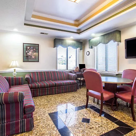 Relax Inn Milledgeville-3