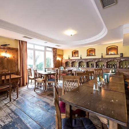 Vinothek Hotel - Boardinghouse-3