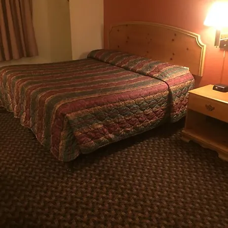 Luxury Inn & Suites Lincoln-2