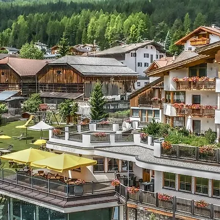 Dolasilla Mountain Panoramic Wellness Hotel-2