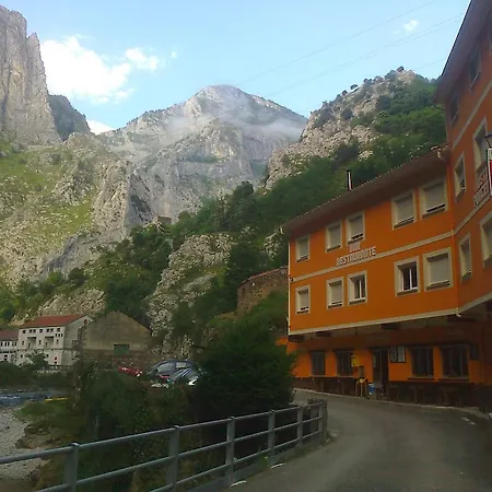 Hostal Poncebos-2