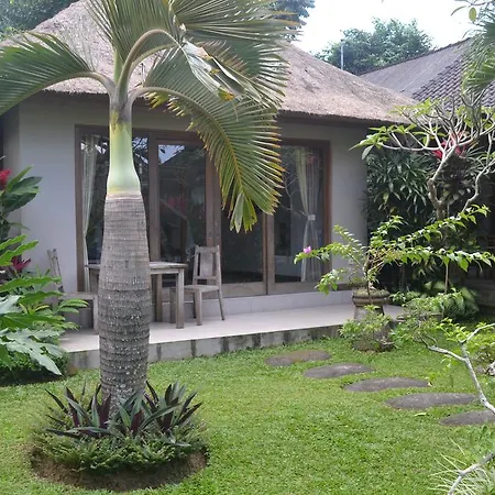 Suka'S House Bed & Breakfast-3