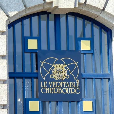 Hôtel de La Croix de Malte-2