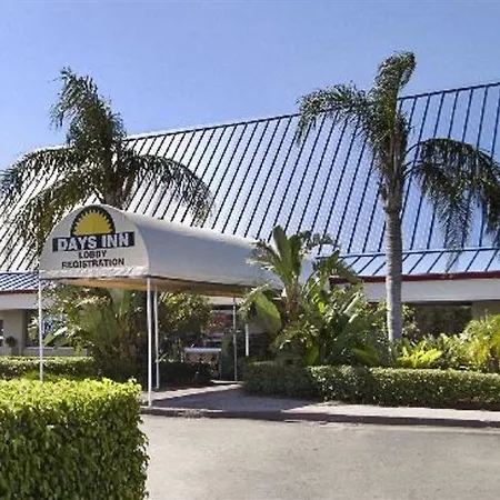 Days Inn By Wyndham West Palm Beach-2