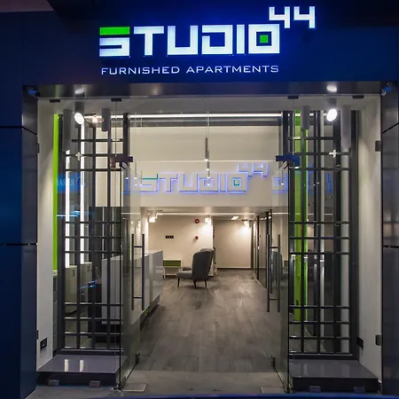 Studio 44-3