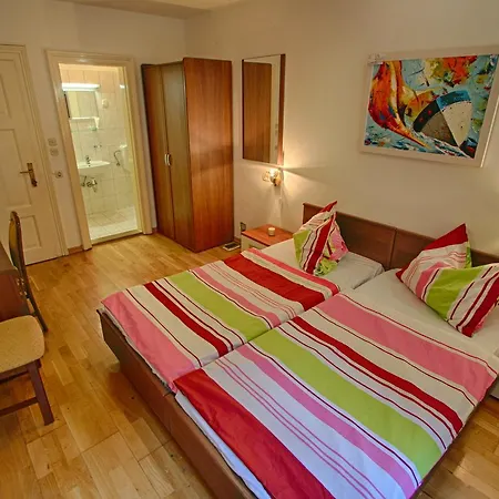 Rosemary Apartments & Rooms-3