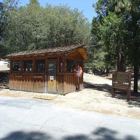 Idyllwild Camping Resort Cabin-3