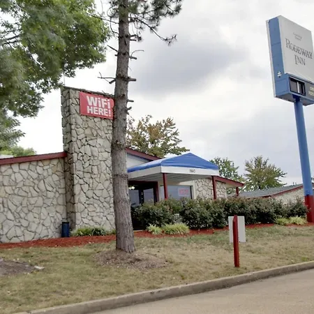 Rodeway Inn & Suites Fenton-3