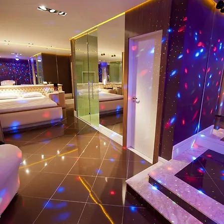 Eden Motel (Adults Only)-3