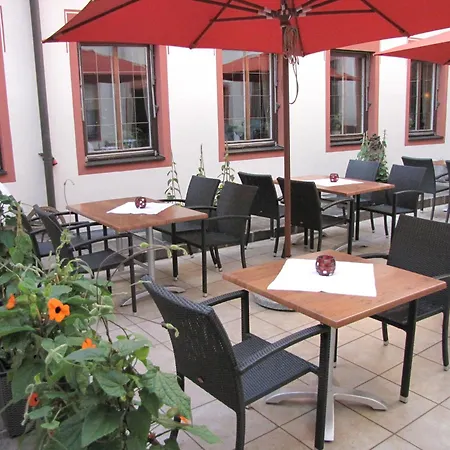 Bayerischer Hof-3