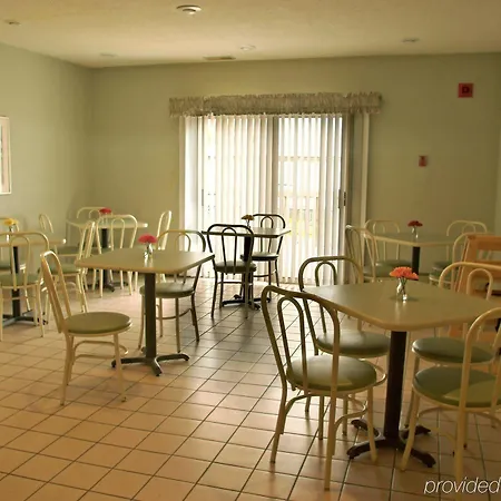 Boarders Inn & Suites By Cobblestone Hotels - Supe-3