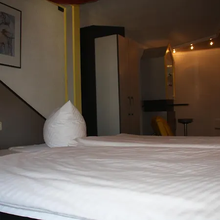 City-Hotel-2