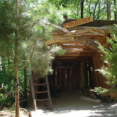 Fox Pass Cabins-3